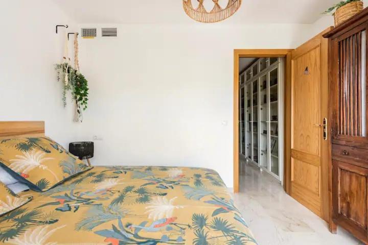 Lunaroom Center & Quiet Guesthouse Малага Номер фото